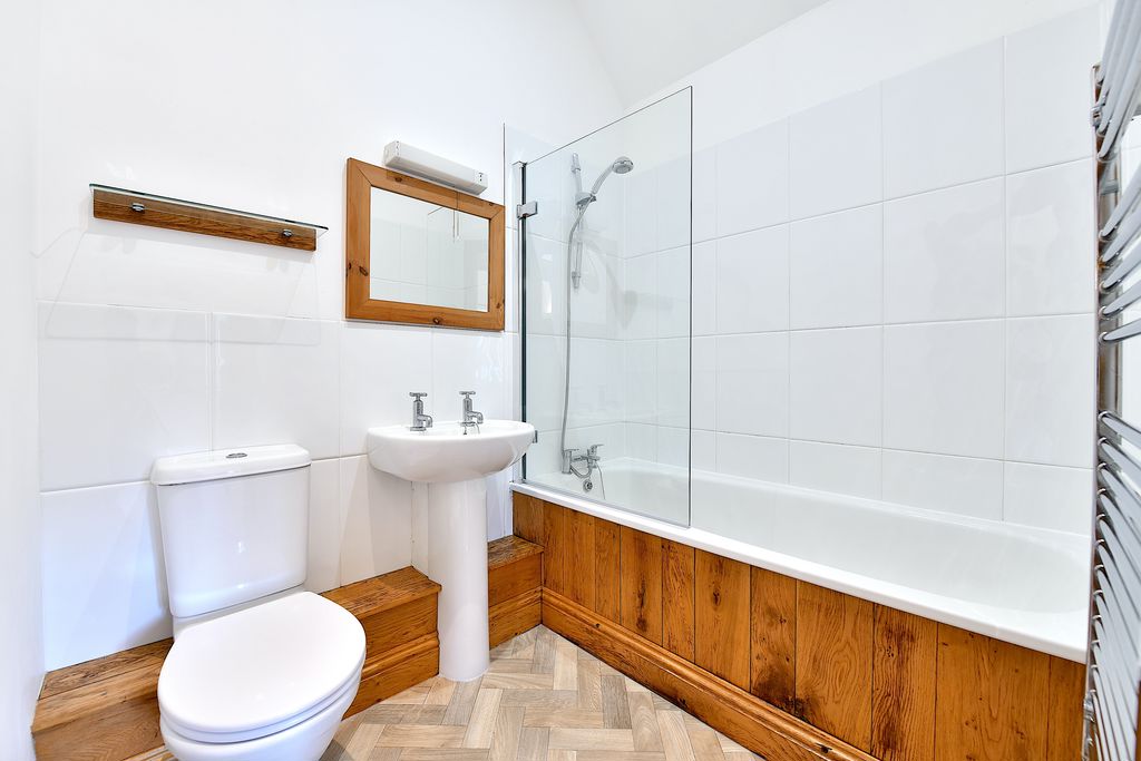 En-Suite- click for photo gallery
